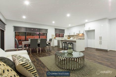Property photo of 2 Santa Monica Place Berwick VIC 3806