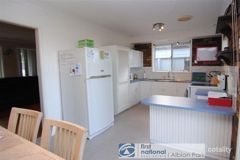 Property photo of 35 Macquarie Street Albion Park NSW 2527
