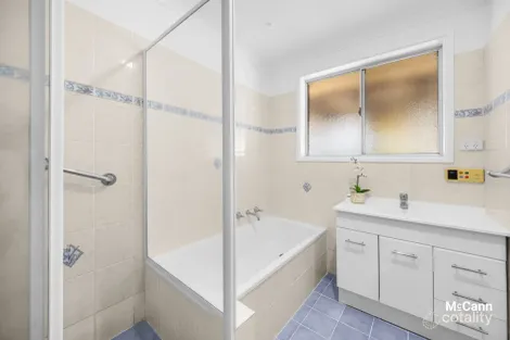 Property photo of 28 Sternberg Crescent Wanniassa ACT 2903