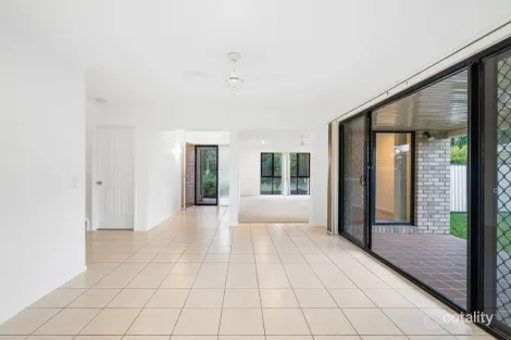 Property photo of 25 Eimeo Place Sandstone Point QLD 4511