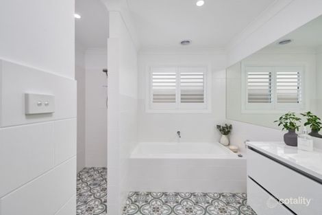 22 Turramia Cres, Gobbagombalin, NSW 2650