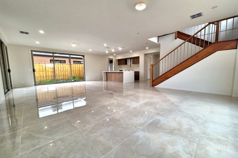 1 Lorikeet Cct, Rockbank, VIC 3335