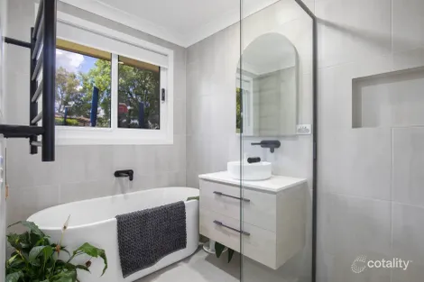 Property photo of 4 Cotterell Place Armidale NSW 2350