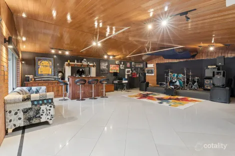 16 Wilgie Gdns, Swan View, WA 6056