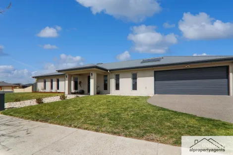 Property photo of 3 Tatlock Street Horsham VIC 3400