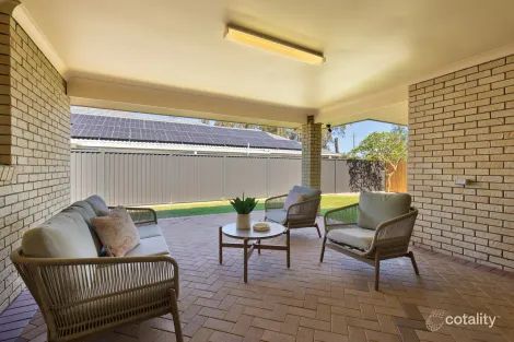 Property photo of 17 Corowa Court Eatons Hill QLD 4037