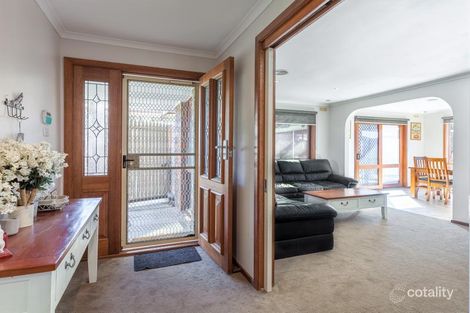 Property photo of 27 Holloway Close Sunbury VIC 3429