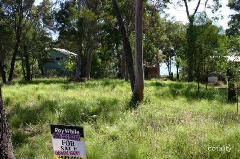 15 Double Bay St, Macleay Island, QLD 4184