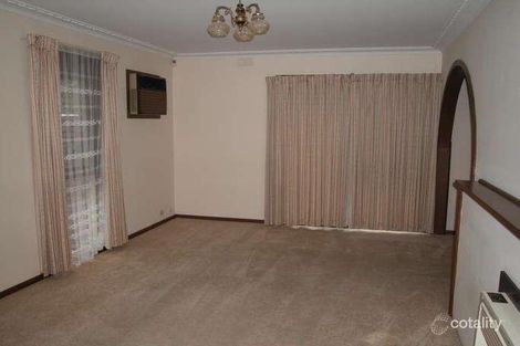 Property photo of 5 Narambi Crescent Frankston VIC 3199