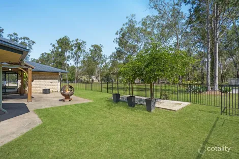 8 Lewis Ct, Lockyer Waters, QLD 4311