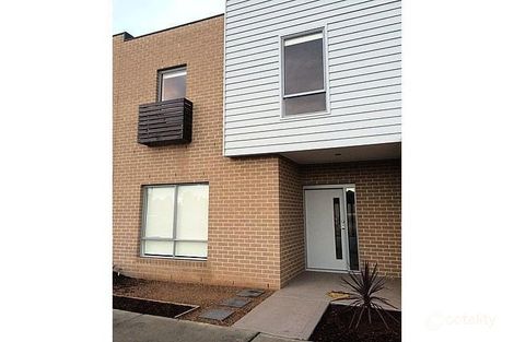 Property photo of 58 Sahi Crescent Roxburgh Park VIC 3064