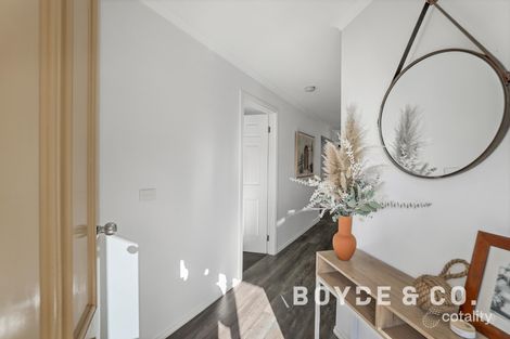 Property photo of 10 Bateson Court Drouin VIC 3818