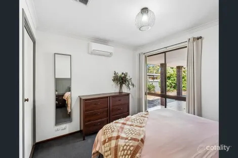 Property photo of 8 Abrolhos Close Shelley WA 6148