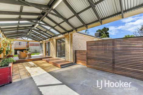Property photo of 4 Dennis Close Lynbrook VIC 3975