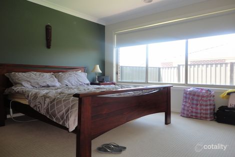 Property photo of 32 Hewett Drive Point Cook VIC 3030