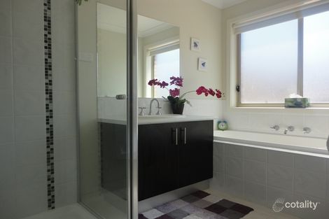 Property photo of 32 Hewett Drive Point Cook VIC 3030