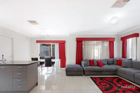 Property photo of 11 Kopi Way Wollert VIC 3750