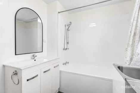 Property photo of 1/67 Macquarie Street St Lucia QLD 4067