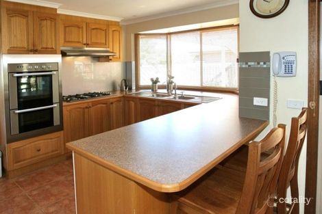Property photo of 32 St Andrews Drive Werribee VIC 3030