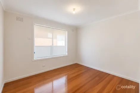 Property photo of 5 Mulhall Drive St Albans VIC 3021