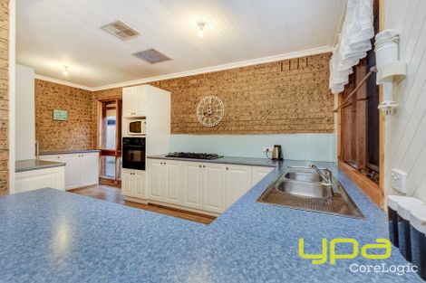 Property photo of 27 Campaspe Crescent Brookfield VIC 3338