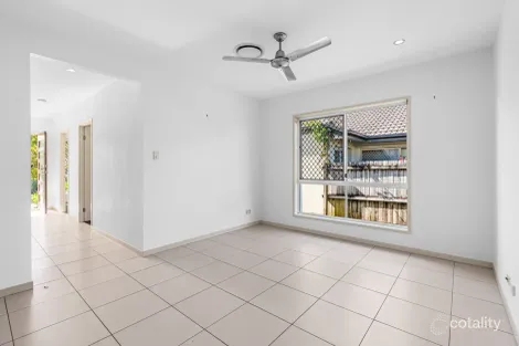 Property photo of 11 Clarence Place Sippy Downs QLD 4556