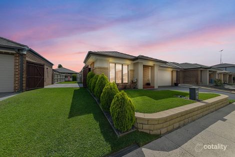 Property photo of 10 Dartnell Street Cranbourne East VIC 3977