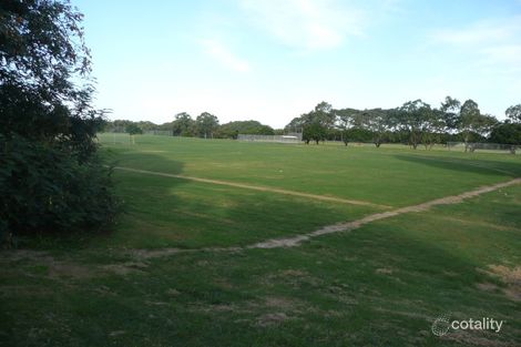 Property photo of 2 Saunders Place Wynnum QLD 4178
