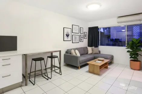 Property photo of 1/5 Westerham Street Taringa QLD 4068