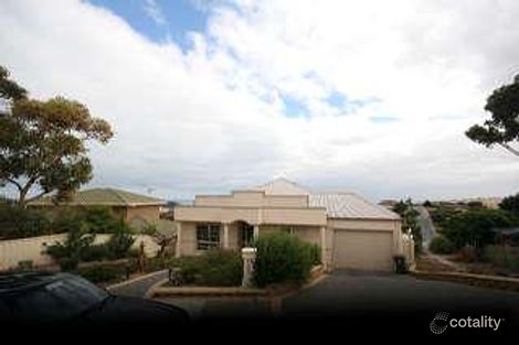 17 Kurrambi Cres, Hallett Cove, SA 5158