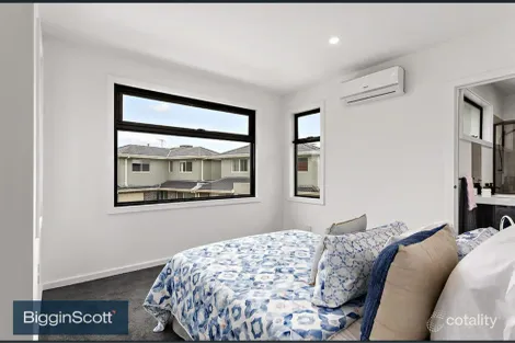 Property photo of 2/50 Churchill Place Maidstone VIC 3012