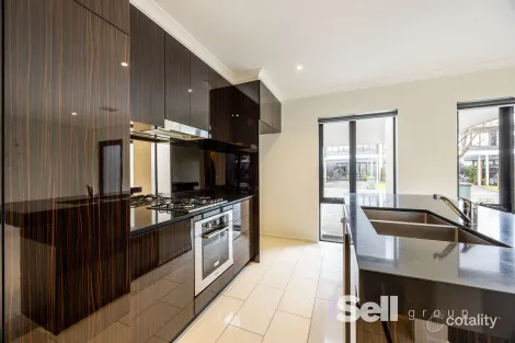 Property photo of 24 Amaryn Court Springvale VIC 3171