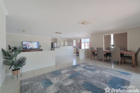 Property photo of 11 Tallow Way Bennett Springs WA 6063