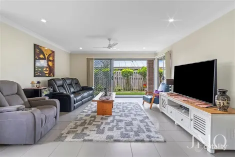 Property photo of 18 Brookside Circuit Ormeau QLD 4208