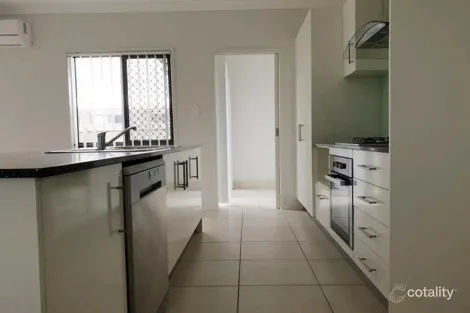 Property photo of 13 Dee Street Deebing Heights QLD 4306