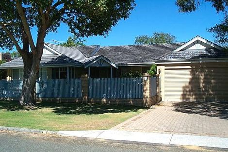 9 Clydesdale St, Alfred Cove, WA 6154