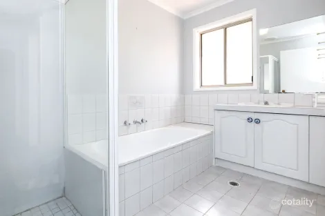 Property photo of 11/2 West Road Buronga NSW 2739