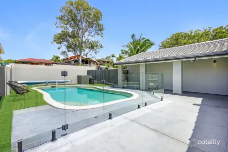 27 Merinda Ct, Southport, QLD 4215