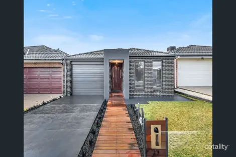 Property photo of 23 Hammersmith Way Cranbourne East VIC 3977