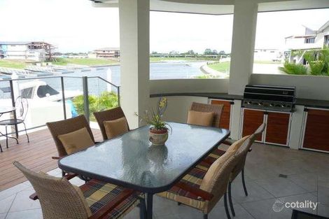 Property photo of 33 Quayside Drive Helensvale QLD 4212