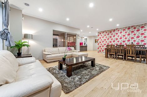 Property photo of 14 Riverside Drive Craigieburn VIC 3064