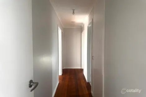 Property photo of 11 Silvan Grove Hampton Park VIC 3976