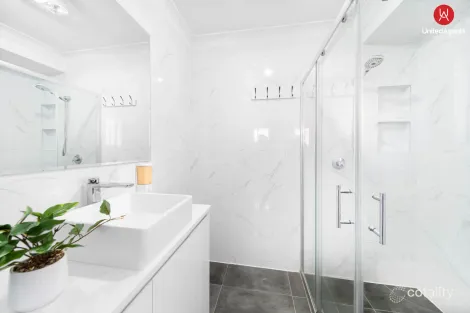 Property photo of 3A Rosa Place West Hoxton NSW 2171