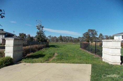 Property photo of 28 Nagle Drive Sandhurst VIC 3977