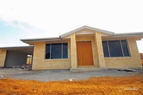 Property photo of 96 Bottlebrush Drive Lammermoor QLD 4703