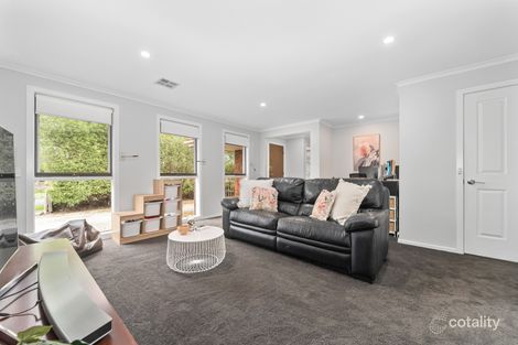 Property photo of 24 Shearwater Drive Carrum Downs VIC 3201