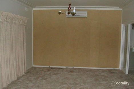 Property photo of 10 Henderson Street Cowra NSW 2794