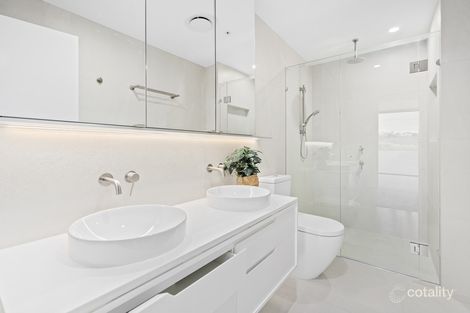 Property photo of 8/20 Executive Drive Burleigh Waters QLD 4220