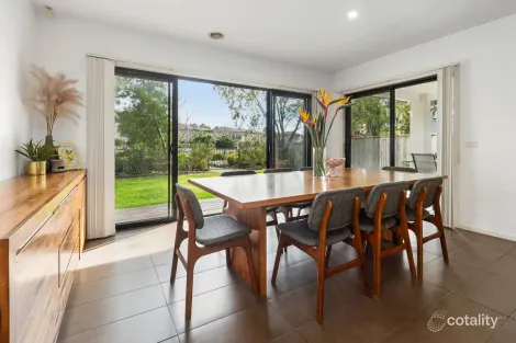 Property photo of 3 Niblick Circuit Sandhurst VIC 3977
