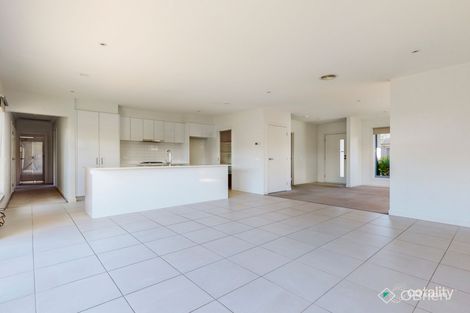 Property photo of 1 Sunflower Circuit Carrum Downs VIC 3201